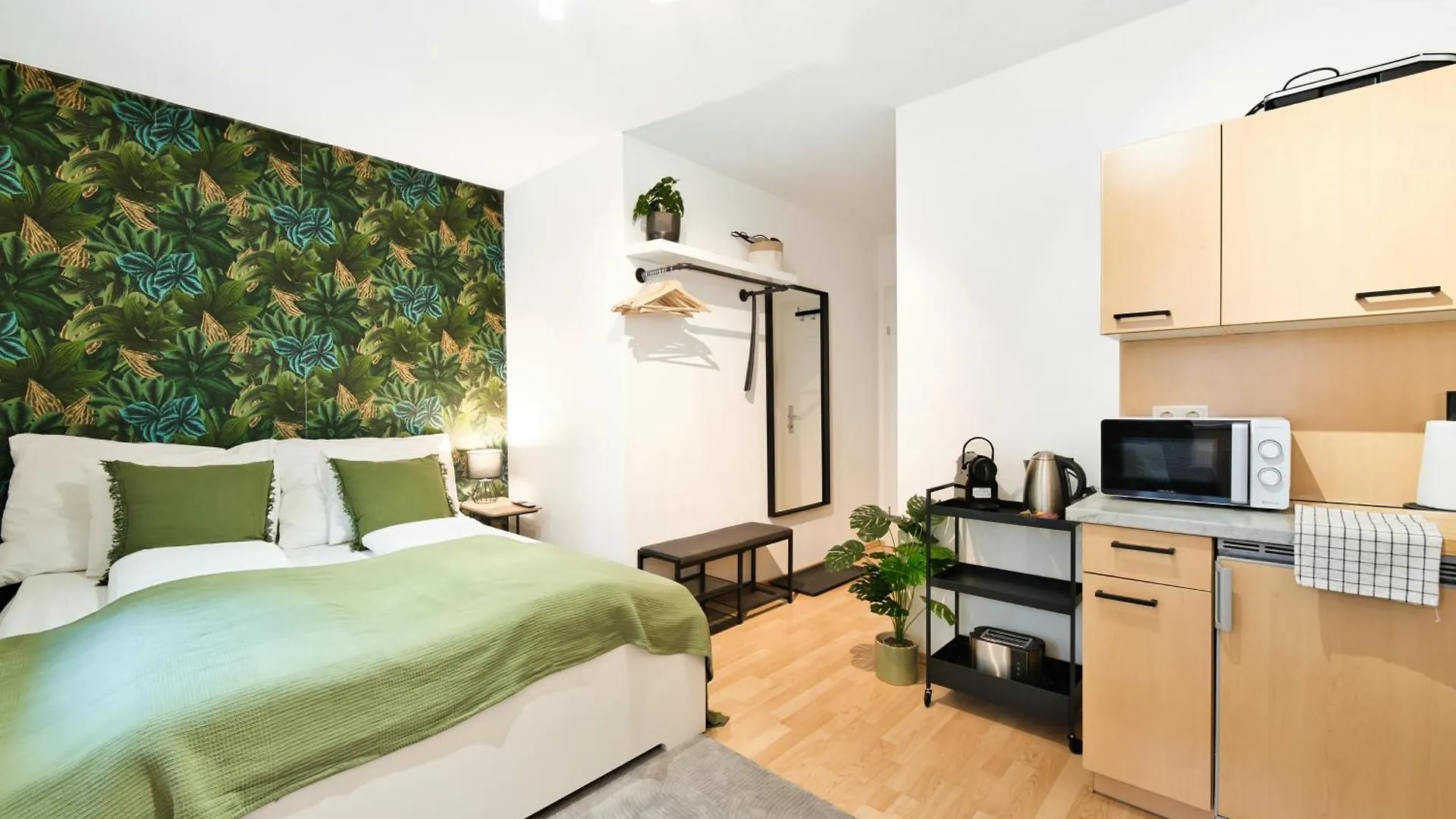 Bright City Apartment Free Parking & 2 Min To Subway Vienna 0*,  Austria